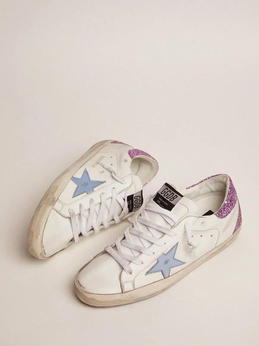 Sneakers Super-Star con talloncino glitterato color lavanda e stella in pelle metallizzata azzurra 