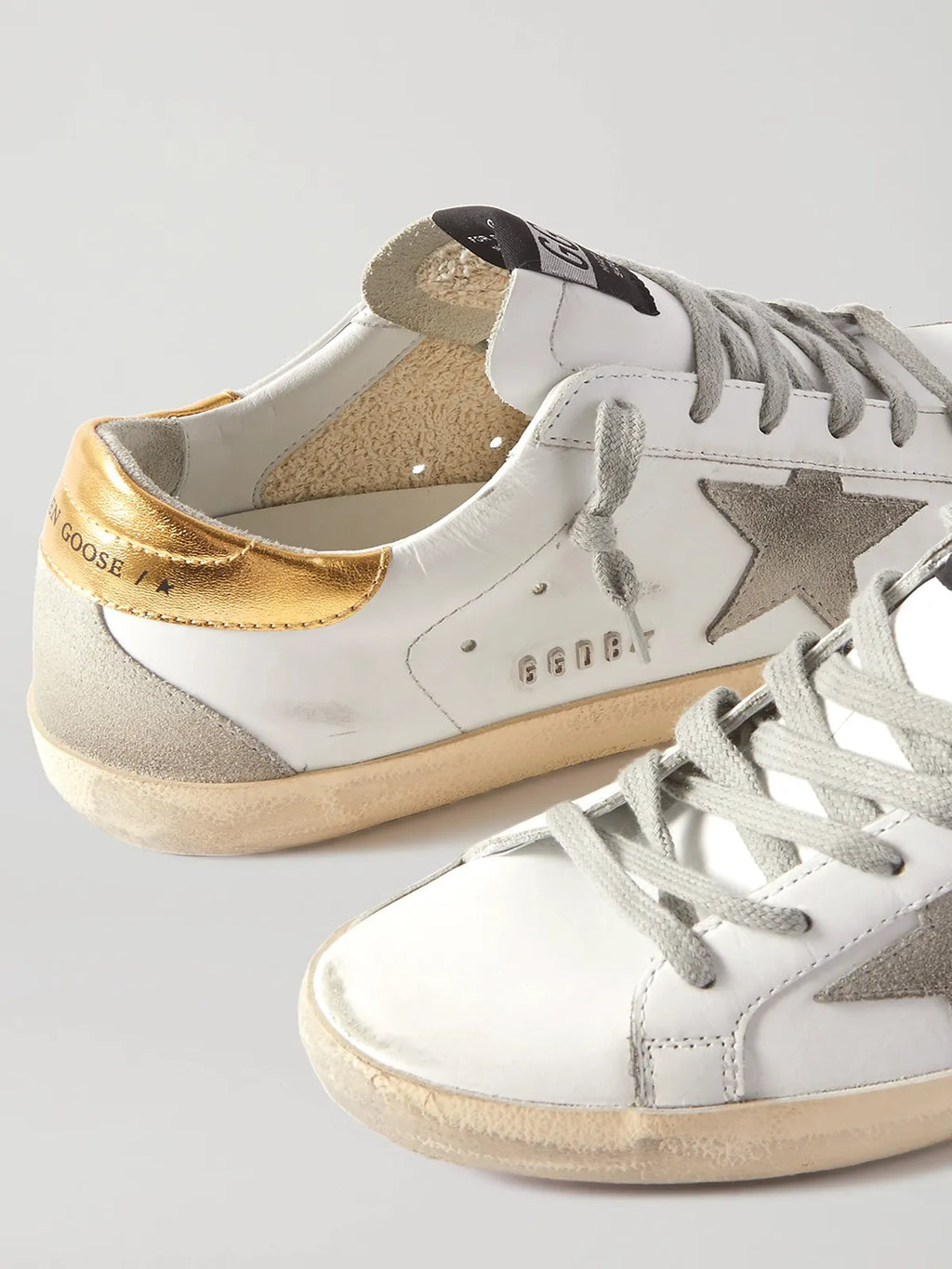 Sneakers Superstar in pelle scamosciata e invecchiate 