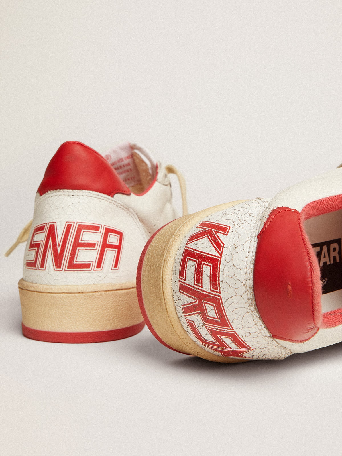 Ball Star da donna in pelle bianca con stella rossa e linguetta sul tallone