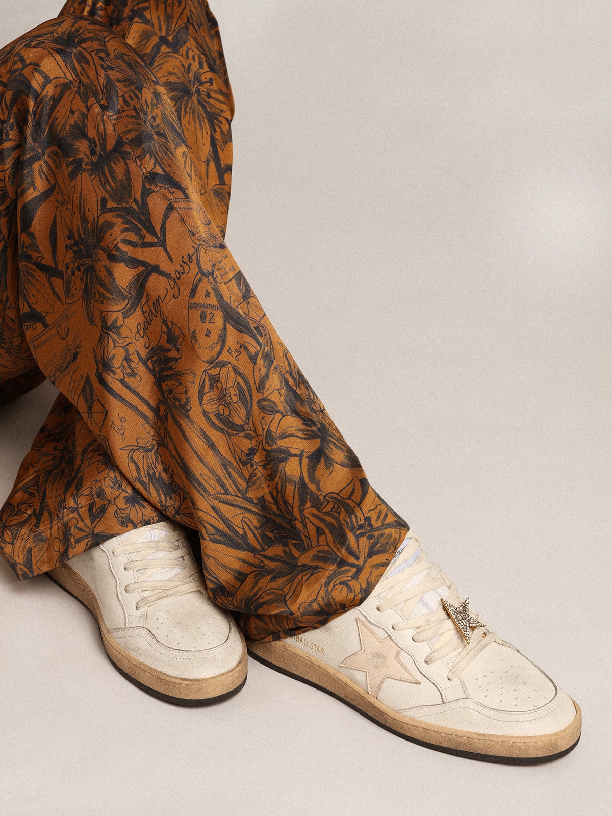 Ball Star LTD in nappa bianca con stella in nappa rosa salmone