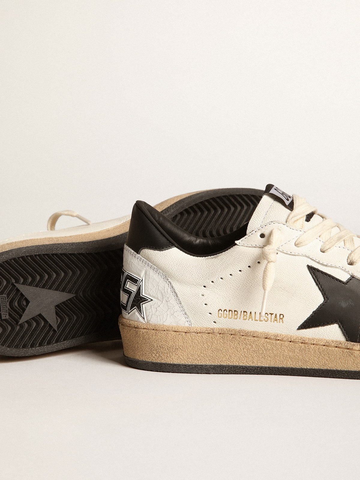 Ball Star da donna in nappa con stella nera e linguetta nera sul tallone