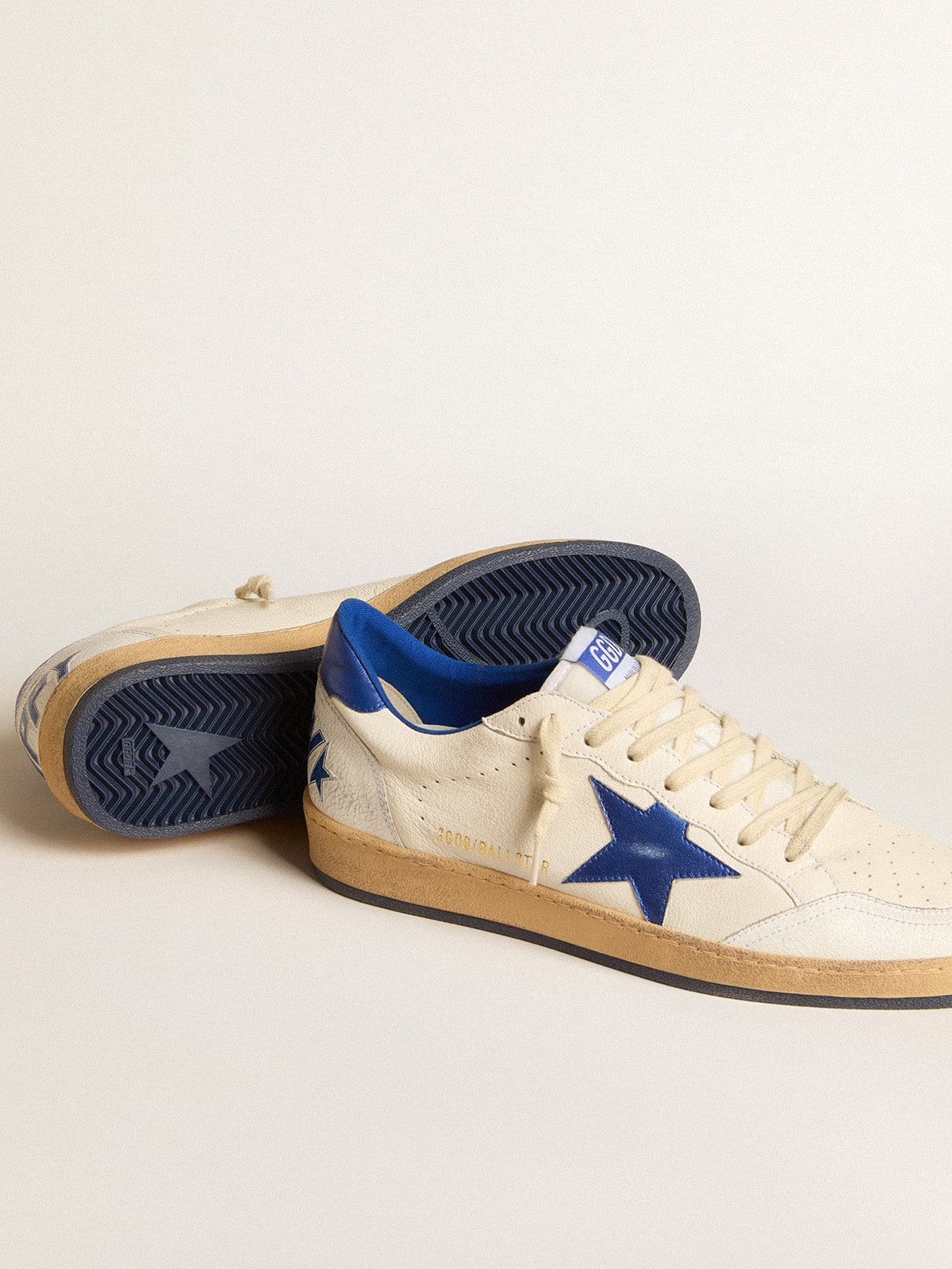 Ball Star Wishes da donna in nappa bianca con stella blu brillante e linguetta sul tallone