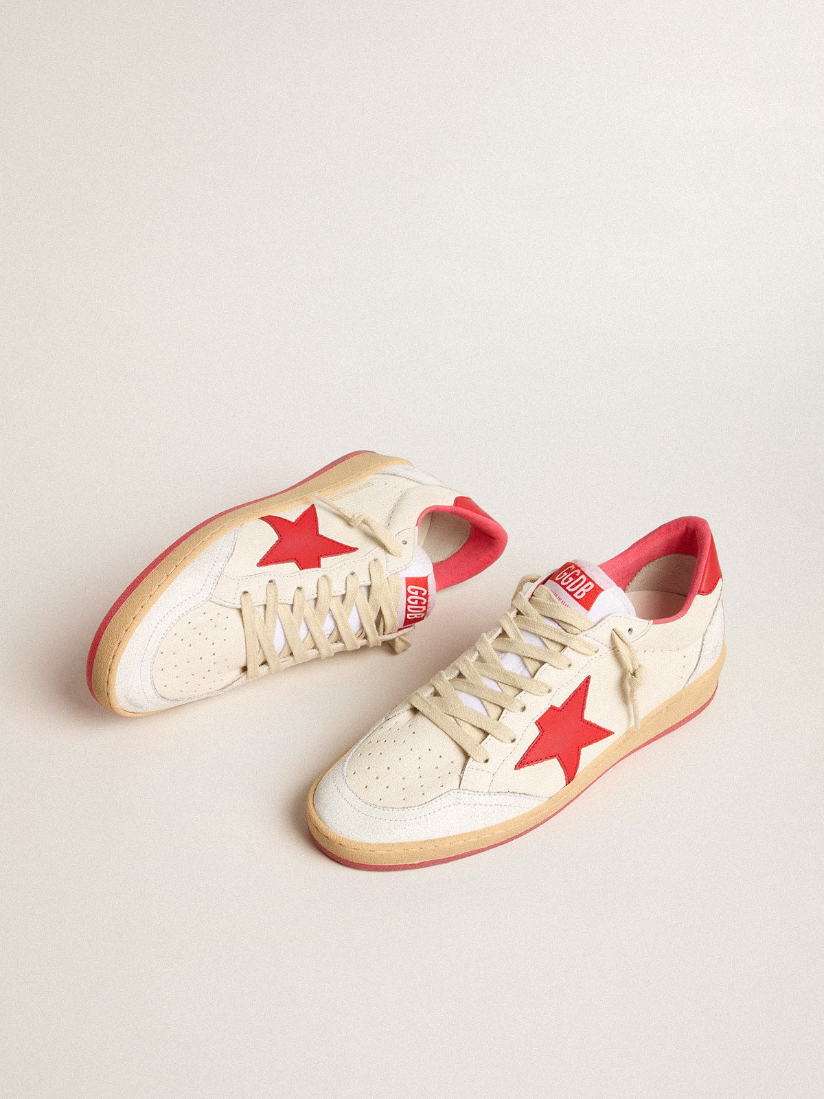 Ball Star Wishes da donna in pelle bianca con stella rossa e linguetta sul tallone