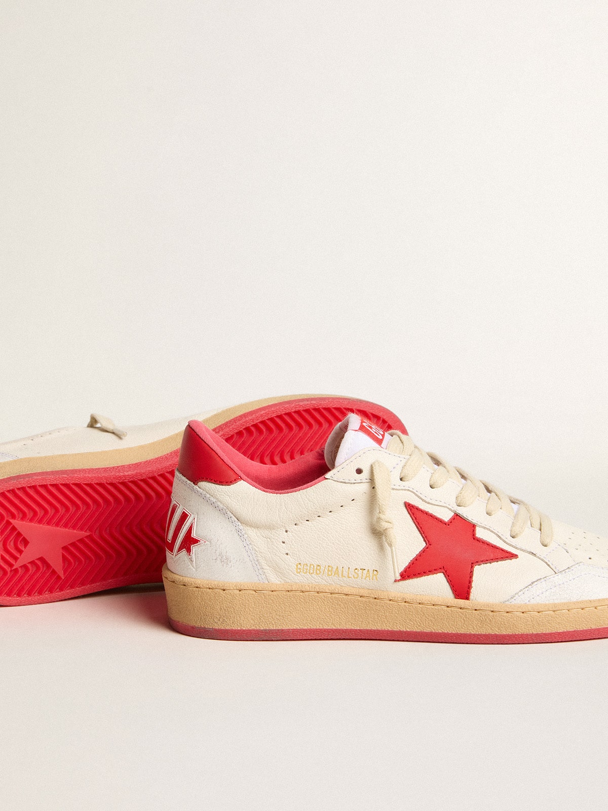 Ball Star Wishes da donna in pelle bianca con stella rossa e linguetta sul tallone