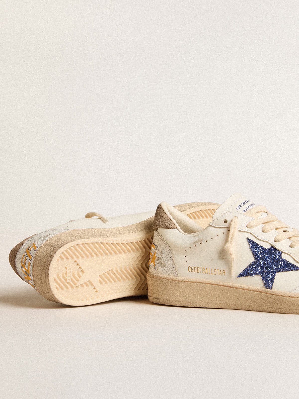 Ball Star con stella glitterata blu e linguetta in suede grigio tortora sul tallone