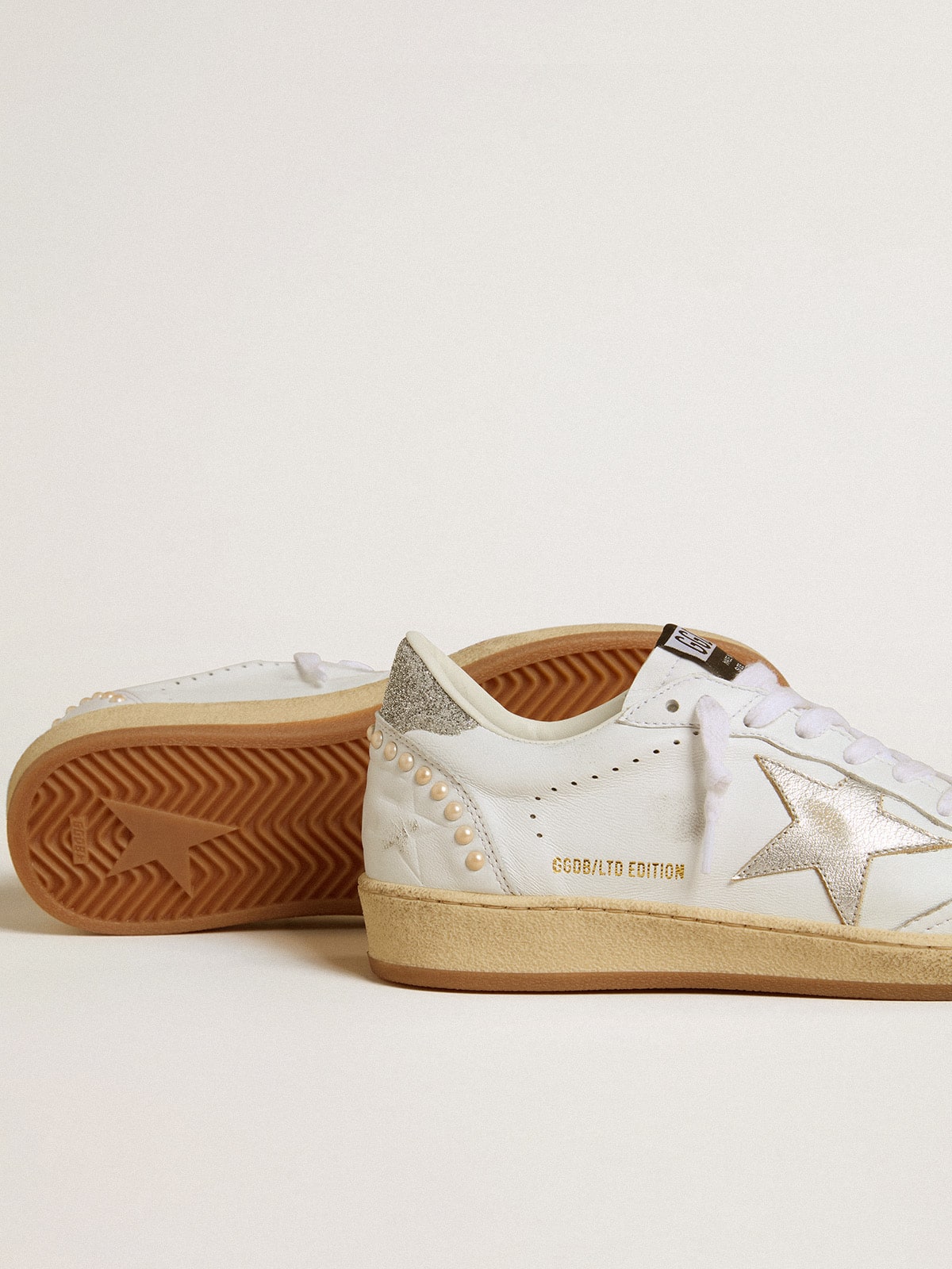 Ball Star bianca da donna con stella argentata e talloncino in cristallo Swarovski con perle