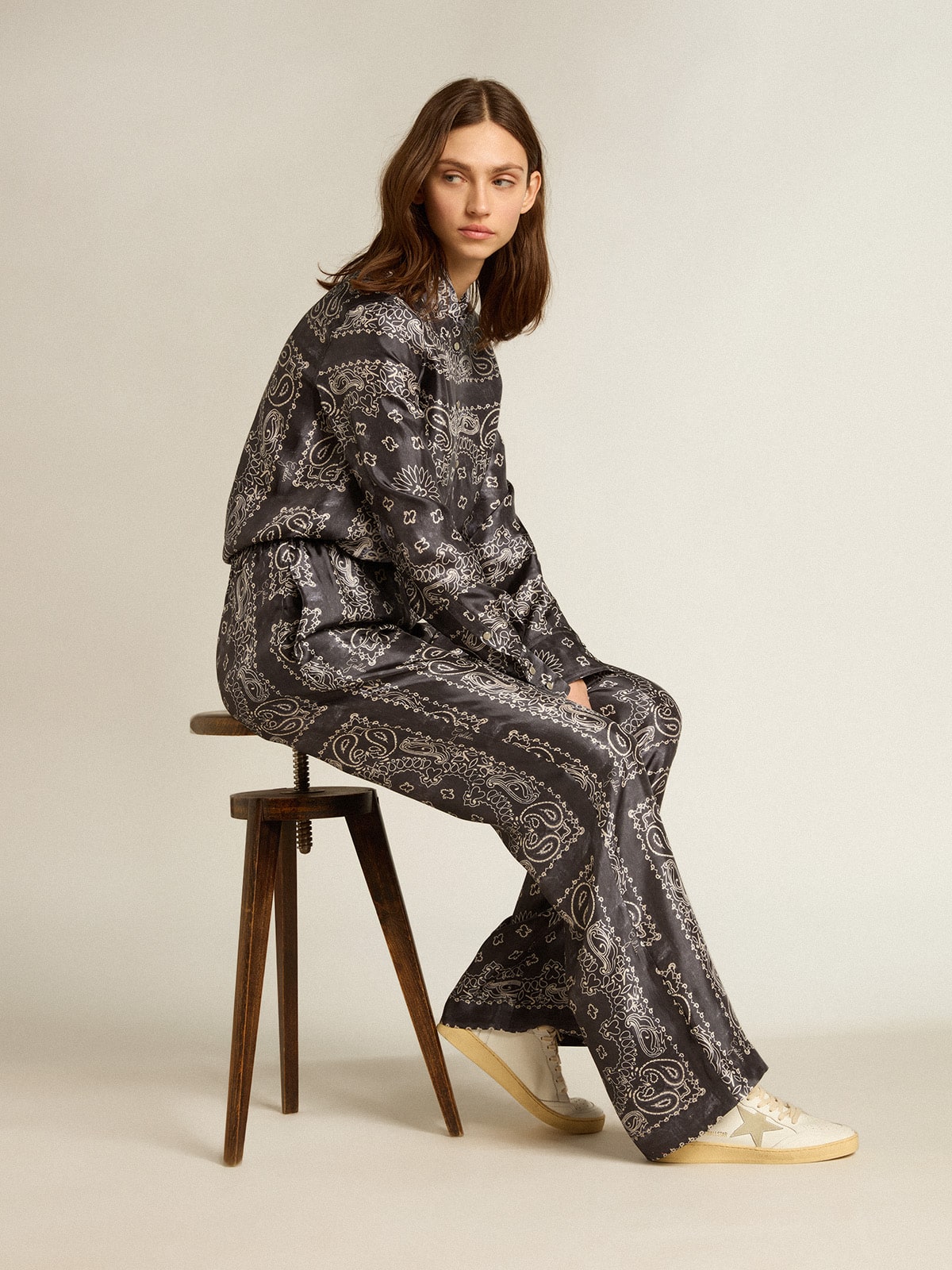 Ball Star con stella in pelle scamosciata e linguetta sul tallone in pelle metallizzata