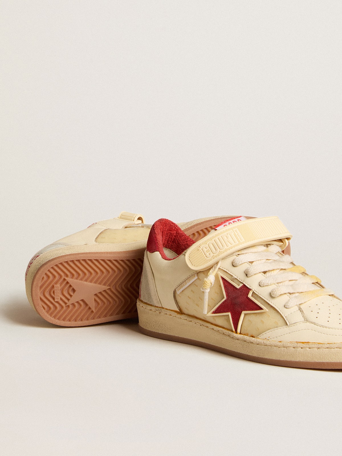 Ball Star LAB da donna in nappa color crema con stella in suede rossa